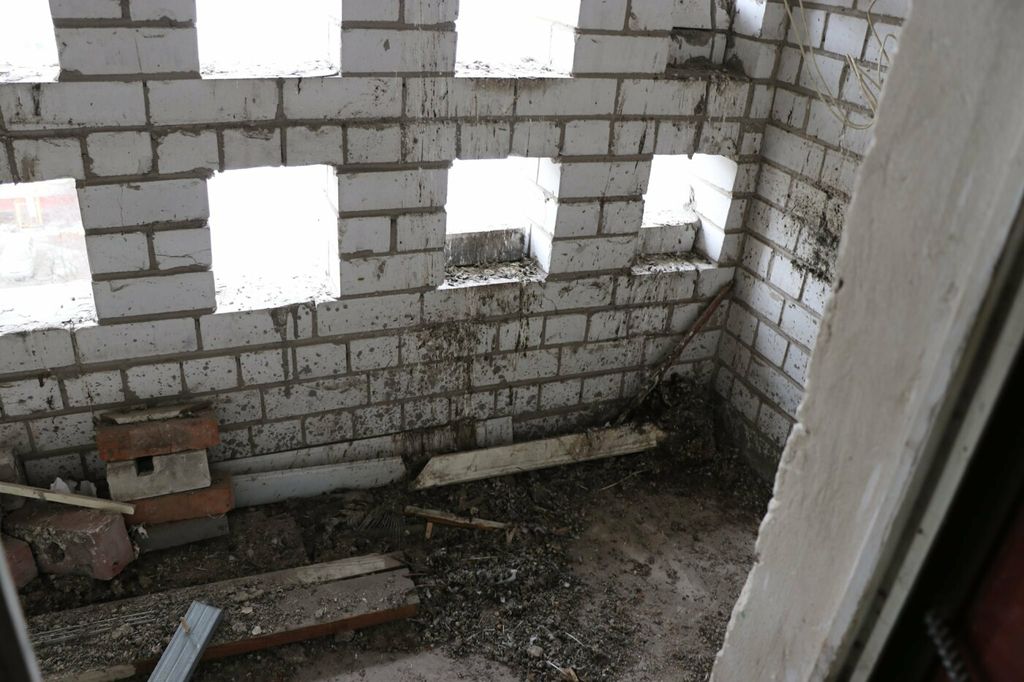 Ремонт був неможливий: на Рокосовського у Чернігові жителі 9-поверхівки захаращили власний будинок