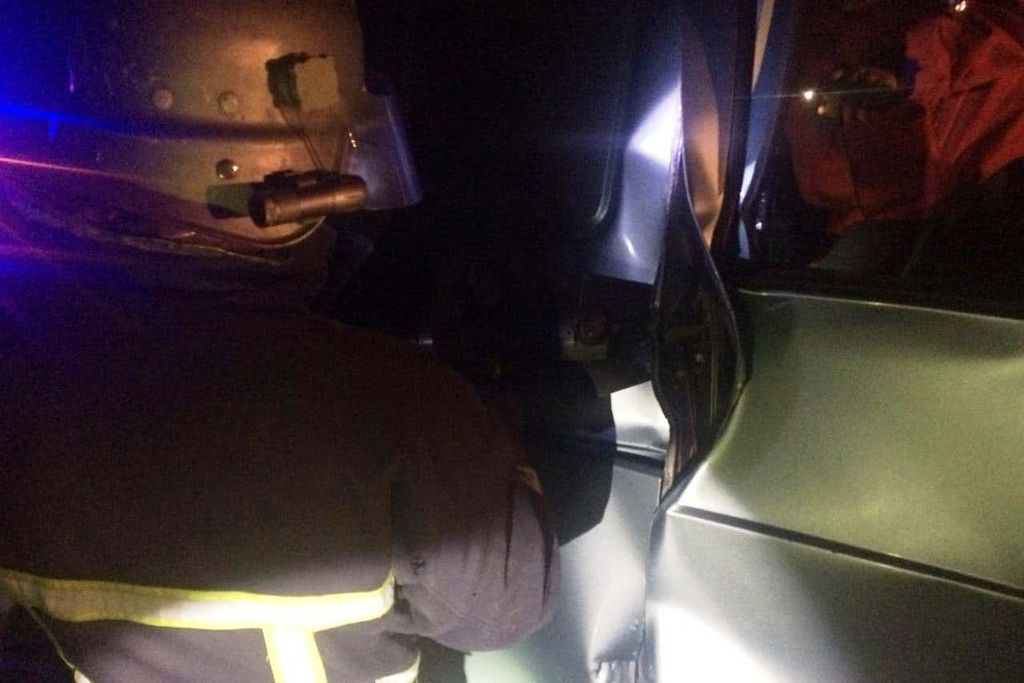 Дві фури зіштовхнулися на Чернігівщині: водіїв затисло у кабінах