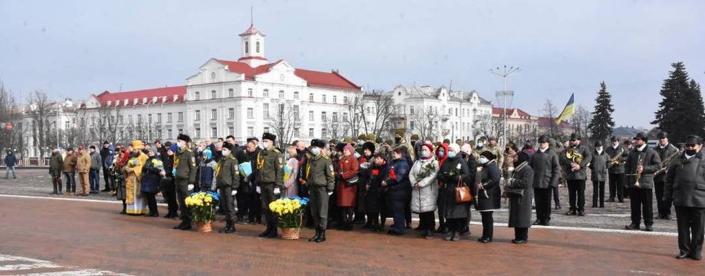 У Чернігові вшанували пам’ять Героїв Небесної Сотні та загиблих учасників АТО