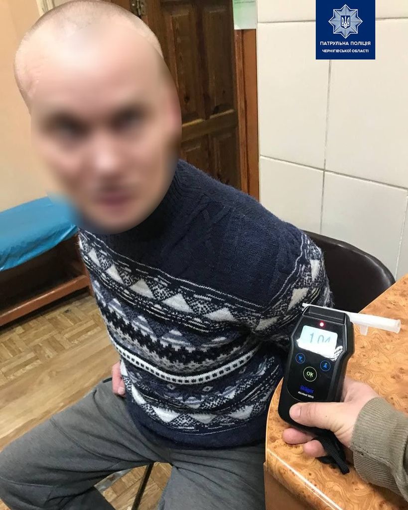 Чернігівського таксиста, що їхав по зустрічній, позбавляли права кермування 14 разів
