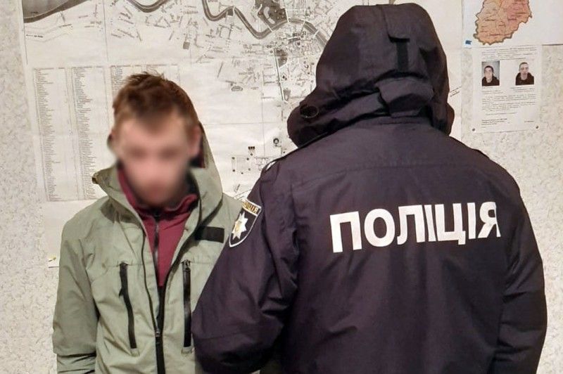 У ніжинця посеред вулиці молодик вихопив мобільний телефон