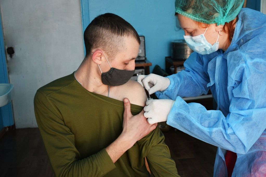 Серед армійців, які служать на Чернігівщині, триває вакцинація від COVID-19