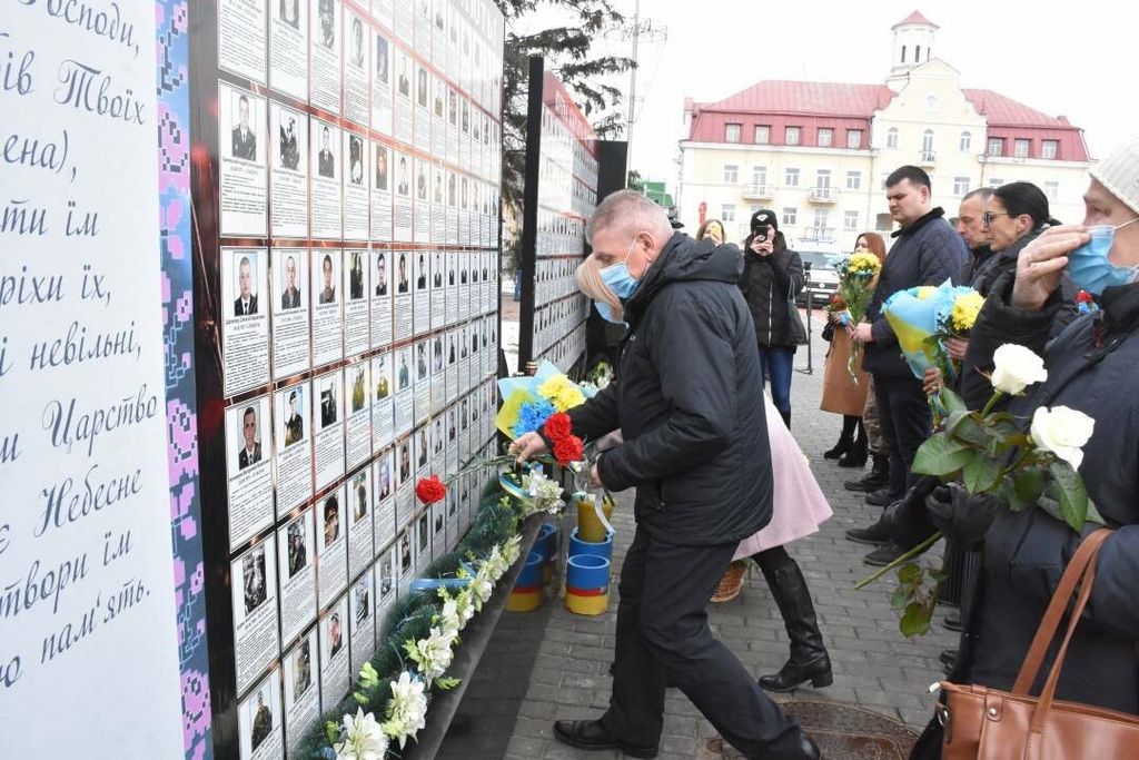 У Чернігові вшанували пам’ять Героїв Небесної Сотні та загиблих учасників АТО