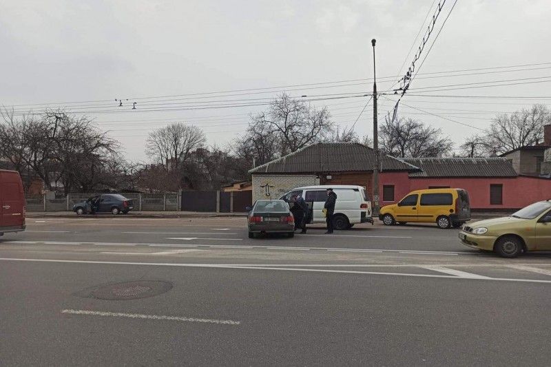 На проспекті Перемоги в Чернігові сталася аварія (Фото, відео)