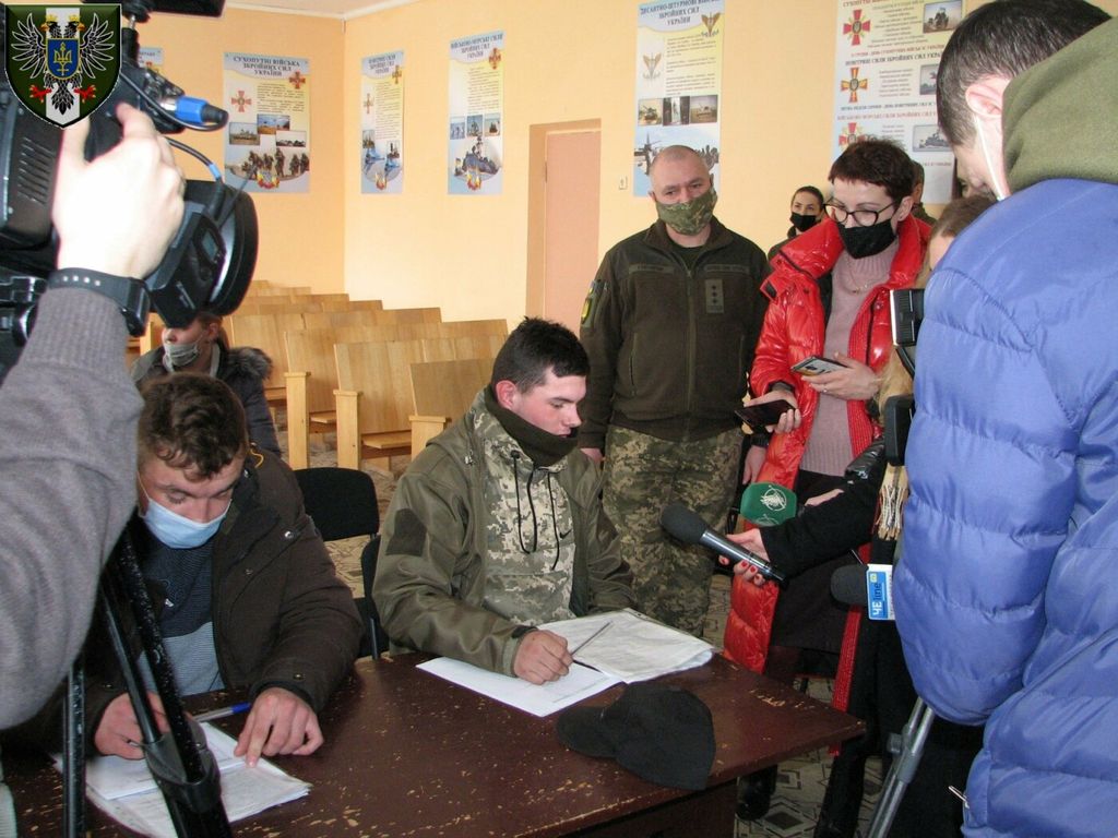 Майже пів тисячі юнаків з Чернігівщини планують призвати до армії цієї весни