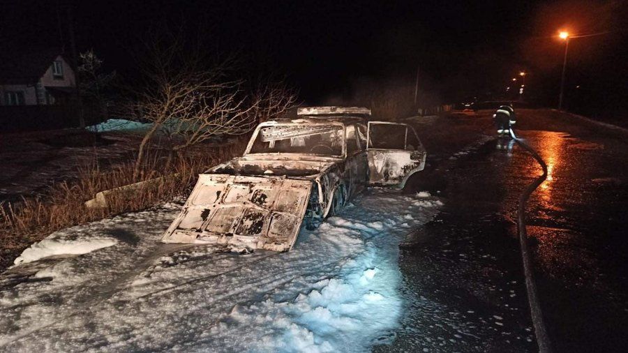 Збив насмерть людину, а потім підпалив власне авто: поліція розслідує ДТП на Чернігівщині