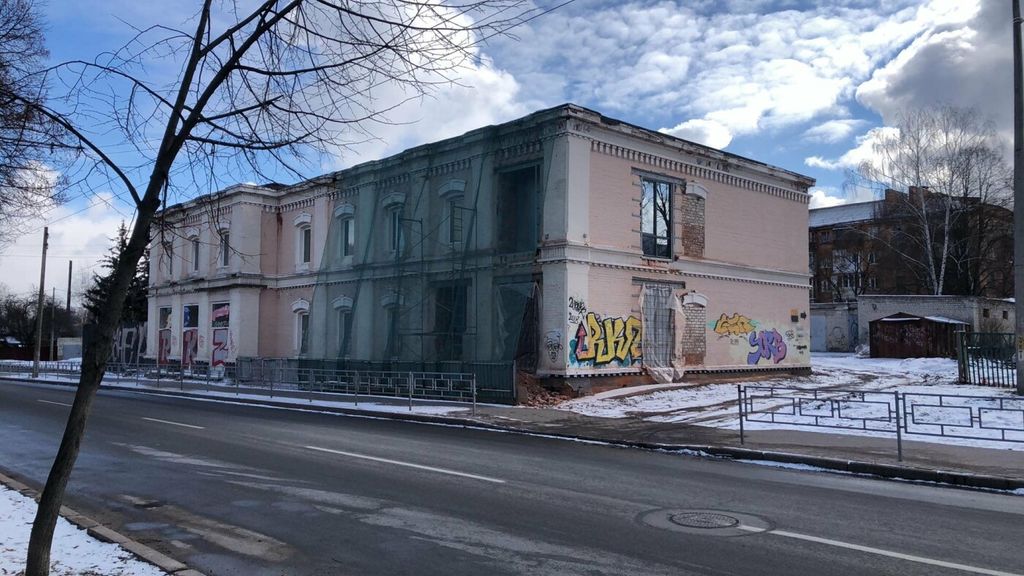 Вікова лазня на вулиці Полуботка у Чернігові змінює обличчя