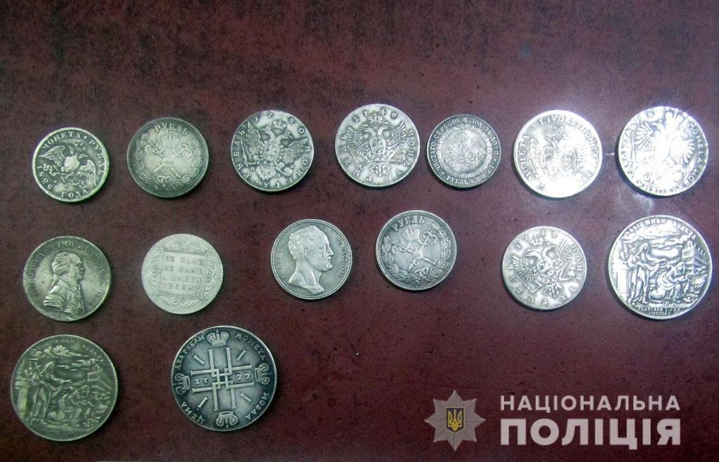Ошукав на півмільйона: росіянин продав жителю Чернігівщини підроблені монети