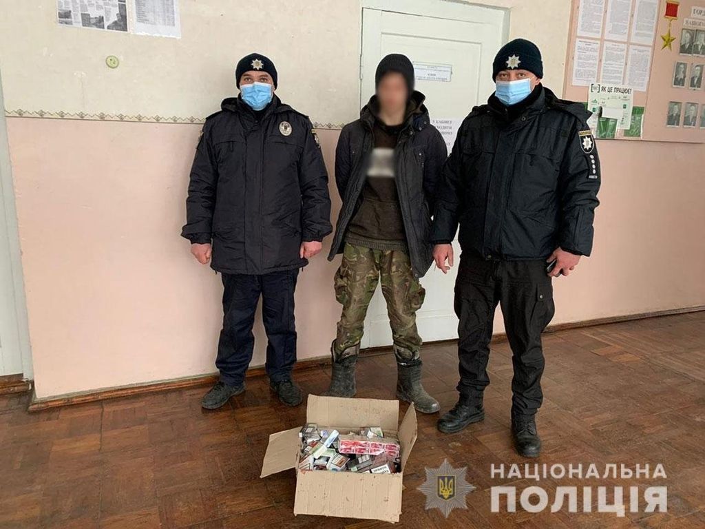 Двоє хлопців обікрали сільський магазин на Чернігівщині заради пива і цигарок