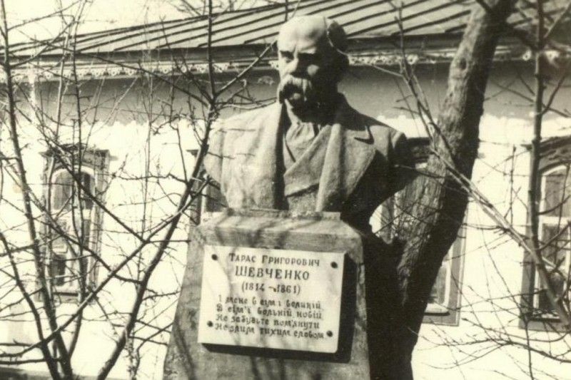 Оновлена фотодокументальна виставка «Чернігівські шляхи Т.Г. Шевченка» – на вебсайті Державного архіву області