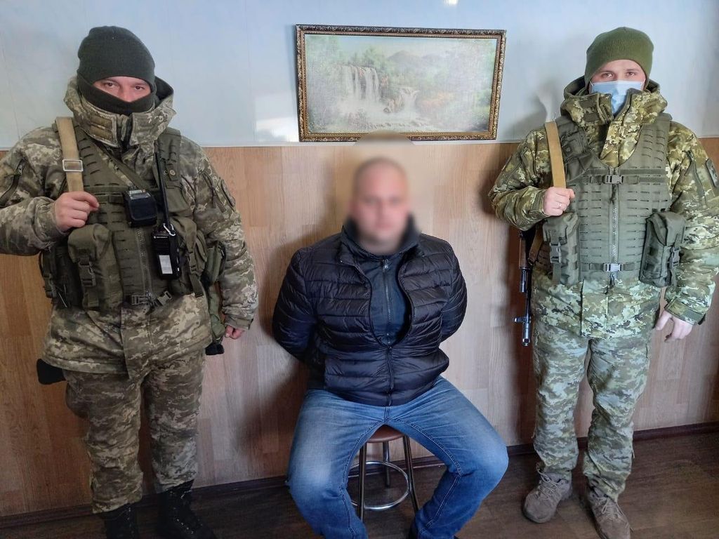 Двох злочинців які переховувалися у Росії затримали чернігівські прикордонники