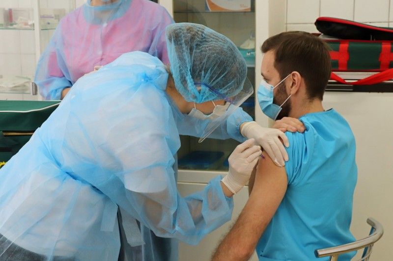 Лікарі Чернігівщини розповіли про свій стан після вакцинації