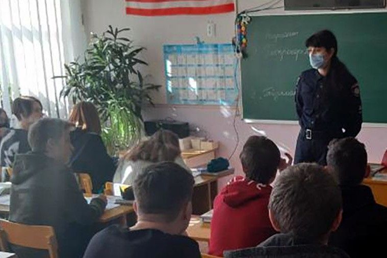 Ювенальні поліцейські нагадали школярам, що за булінг передбачена адміністративна відповідальність