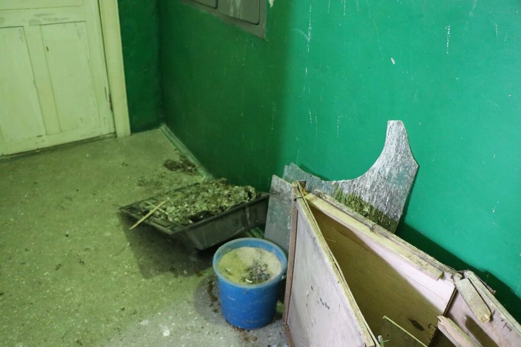 Ремонт був неможливий: на Рокосовського у Чернігові жителі 9-поверхівки захаращили власний будинок