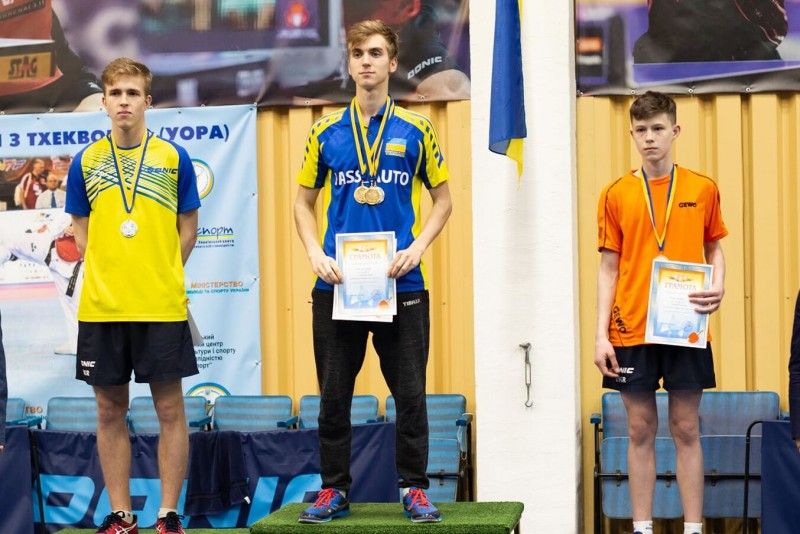 Чернігівець виборов нагороди чемпіонату України з тенісу настільного серед юніорів
