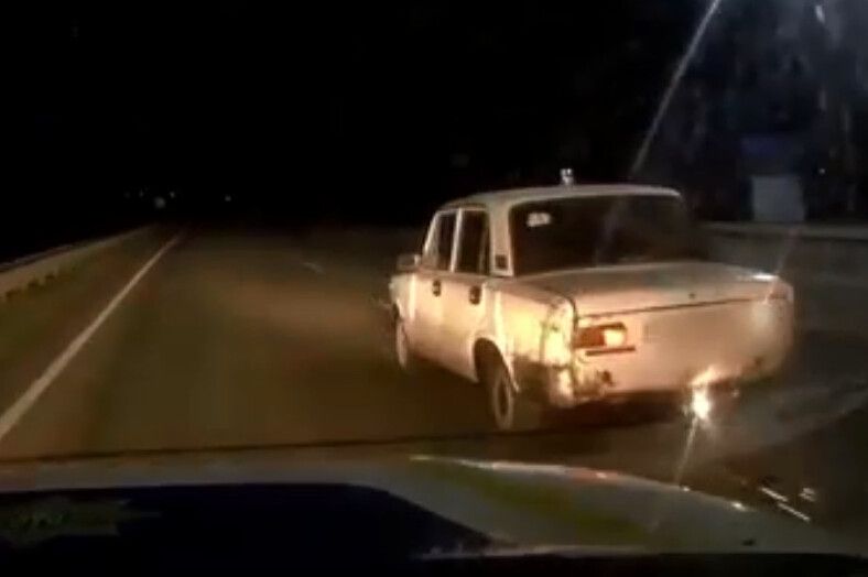 Неповнолітній чернігівець за кермом авто намагався втекти від патрульних (Відео)