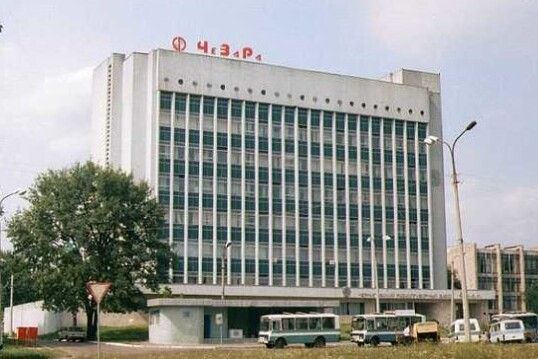 «Авантюристи» на «Чезарі»: в Чернігові молодики хотіли вивезти вкрадений метал на таксі