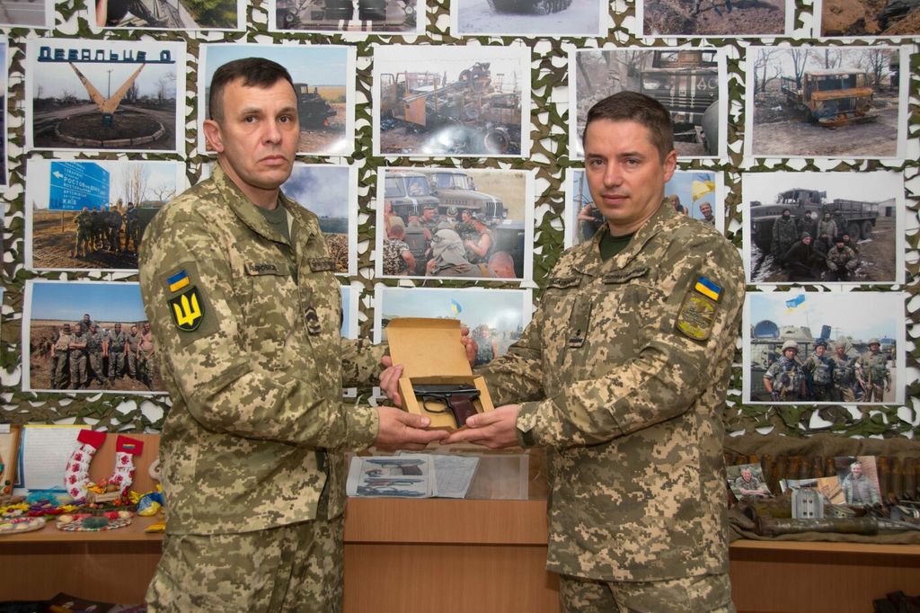Пістолет Макарова передали до музею на Чернігівщині. Кому він належав?