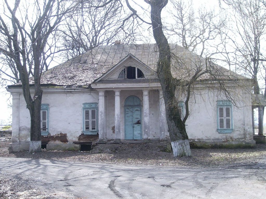 Більш ніж 250-річний маєток козацької старшини руйнується на Чернігівщині