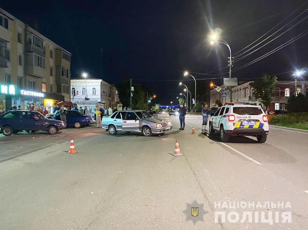 П’яний водій збив на пішохідному переході двох чоловіків та дівчину з Чернігівщини