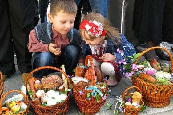 Самі святили паски та вперше готували в печі: як чернігівці відзначали Великдень
