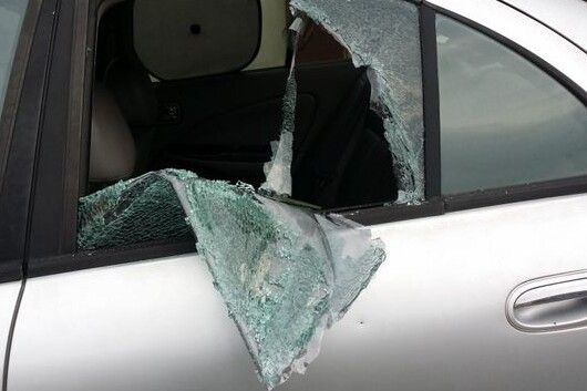 У Чернігові пошкодили автомобіль депутата райради