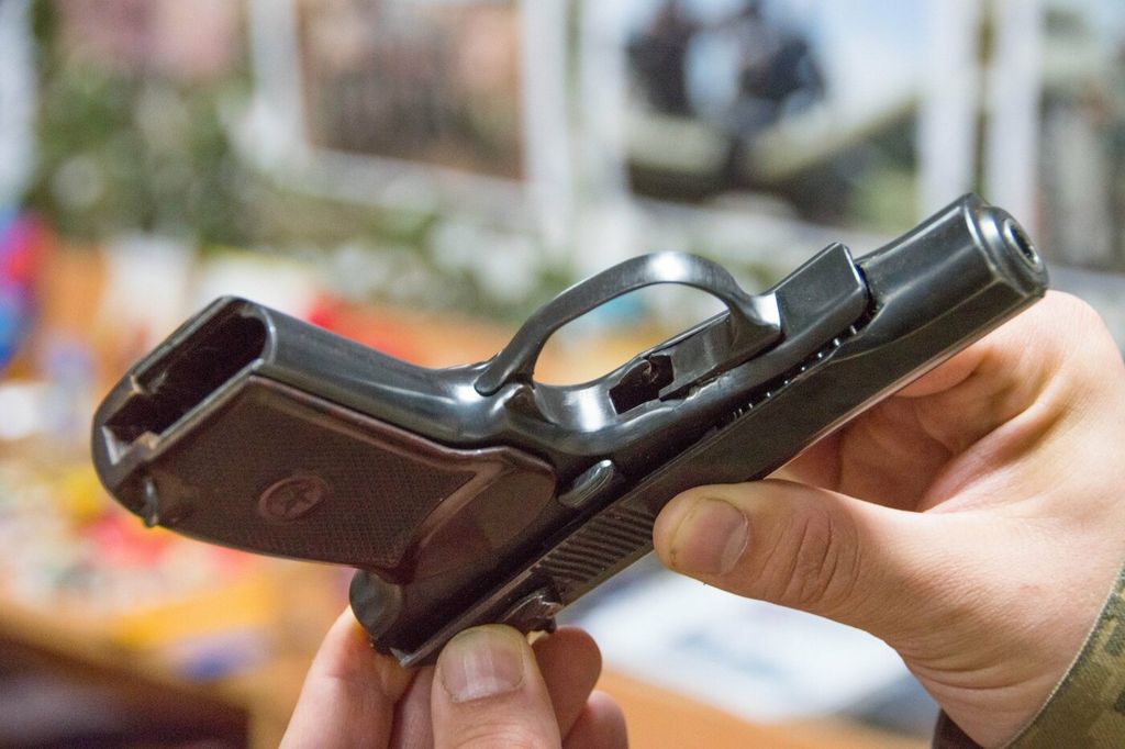 Пістолет Макарова передали до музею на Чернігівщині. Кому він належав?