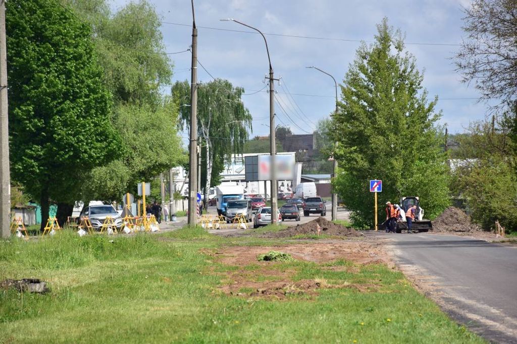На перехресті Шевченка та Малиновського розпочали облаштовувати рух по колу