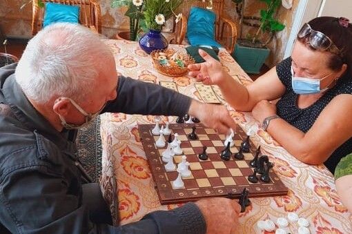 У Чернігові пенсіонери грають у настільні ігри