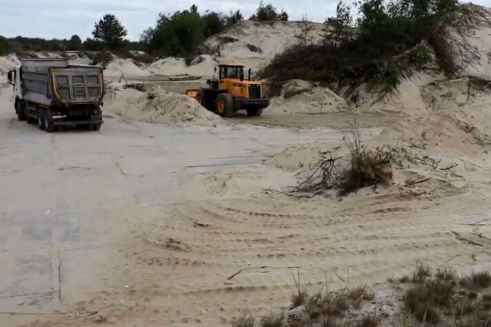 У Чернігівському районі незаконно видобували пісок