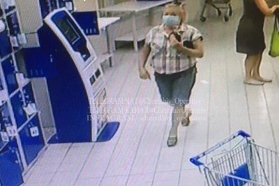 У Чернігові розшукують жінку за поцуплений у супермаркеті візок (Фото)