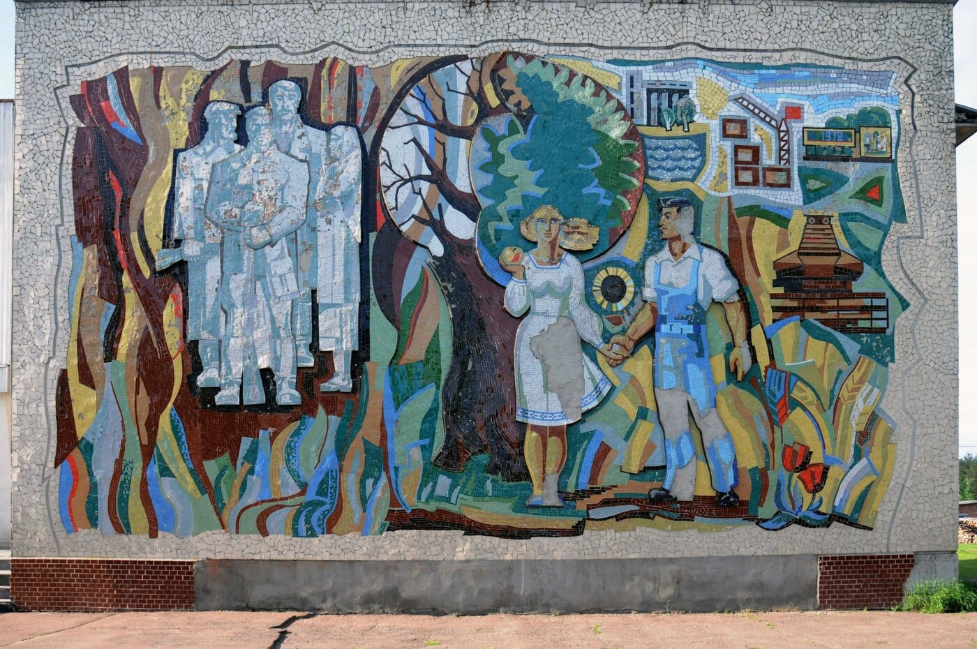 Оаза монументального мистецтва в чернігівському селі (ФОТО)