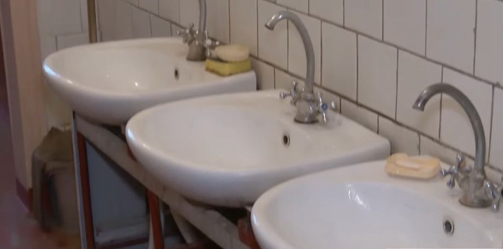 За яким принципом обирають, в яких школах ремонтувати вбиральні?