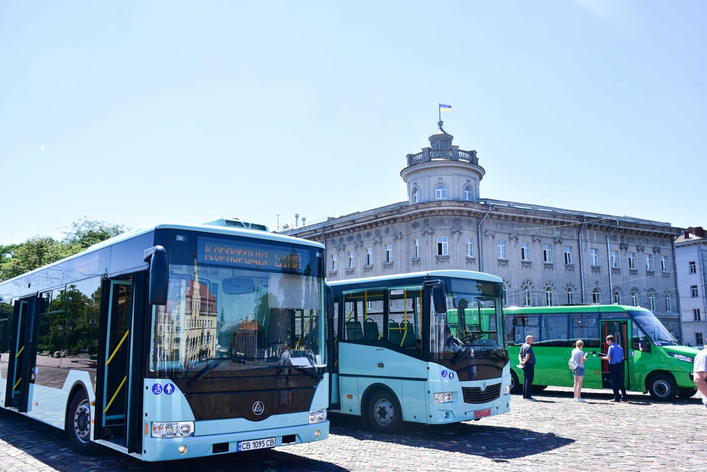 У Чернігові презентували нові автобуси