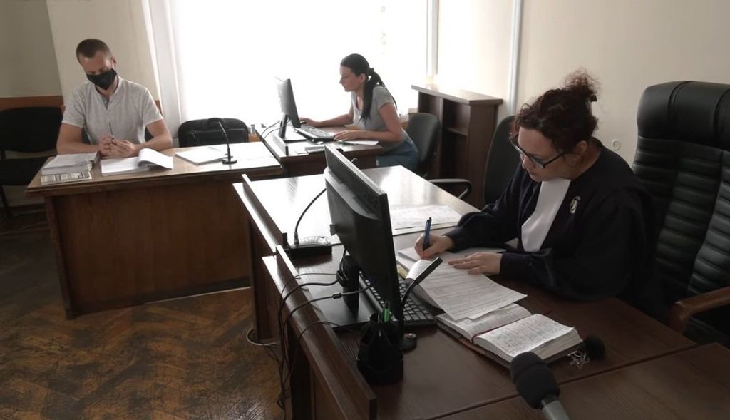 Побиття директора стадіону Гагаріна у Чернігові: в суді допитали свідків
