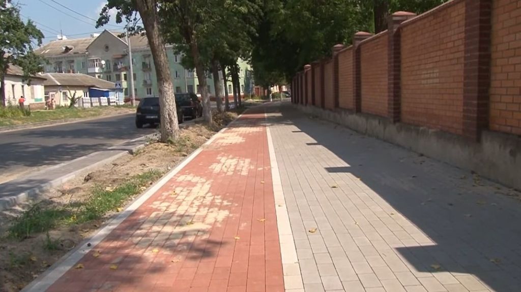 Ремонт тротуарів у Чернігові: скільки тисяч метрів бруківки планують викласти
