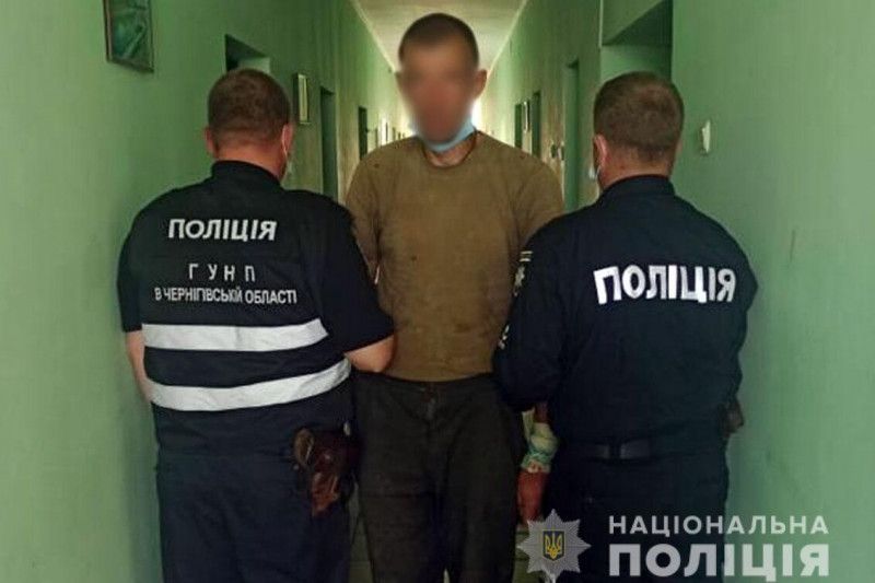 Поліцейські Чернігівщини затримали чоловіка, який заради помсти вбив односельця