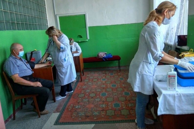 «Масове щеплення»: в Новгород-Сіверській громаді за вихідні вакцинувалися всього п’ятеро осіб