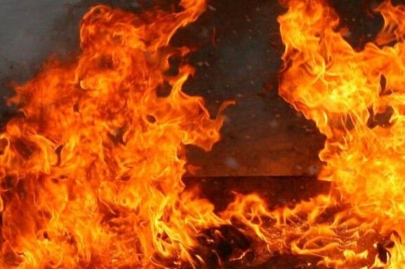На Чернігівщині згоріли дві господарчі будівлі