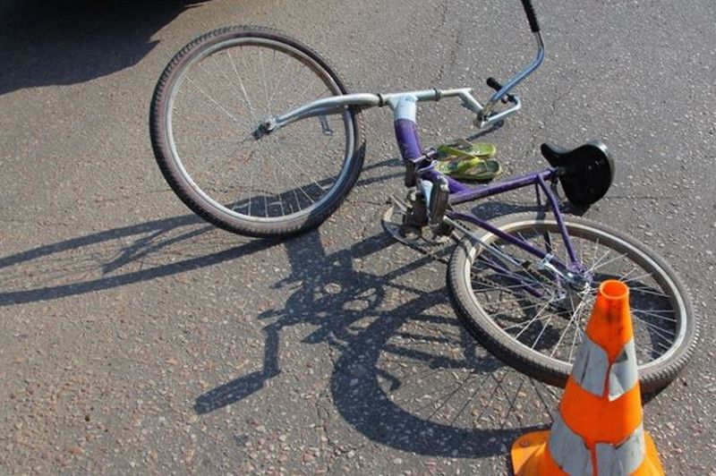 У Корюківці автівка на смерть збила велосипедиста