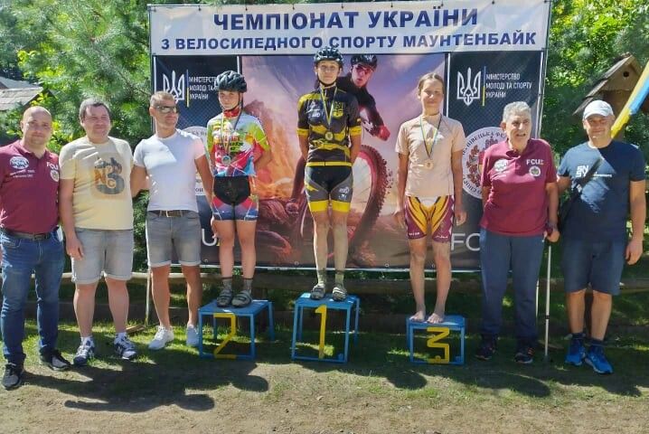 Чернігівські велосипедистки підкорили всі сходинки п’єдесталу чемпіонату України