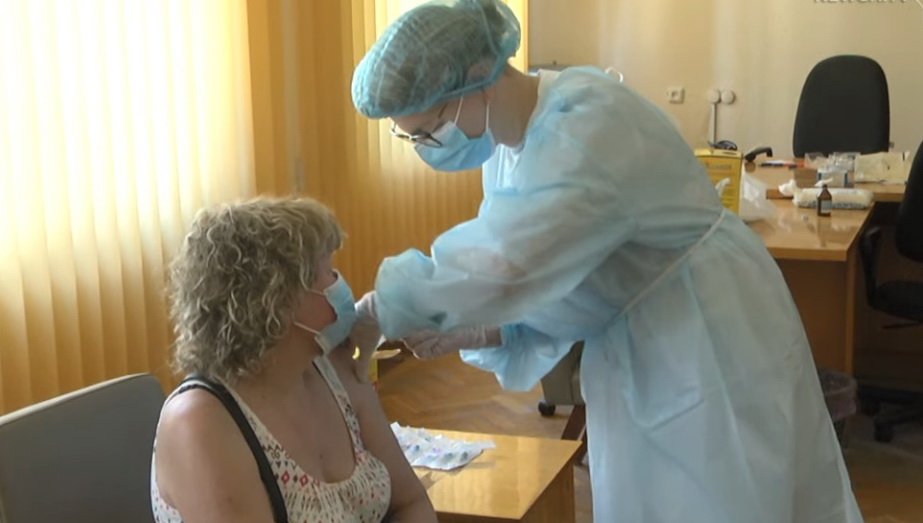 Вакцина AstraZeneca: в область надійшло 14 тисяч доз. Як і де щепитися у Чернігові?