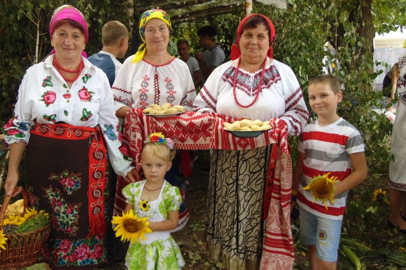 У селі на Чернігівщині влаштують «Вареник-Фест» (Фотофакт)