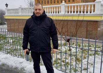 Хочуть встигнути до Дня незалежності: де у Чернігові будують парк динозаврів