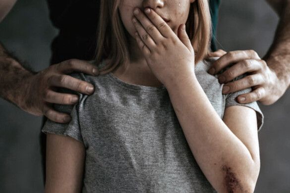 Житель Чернігівщини проведе 15 років у тюрмі за зґвалтування малолітньої доньки