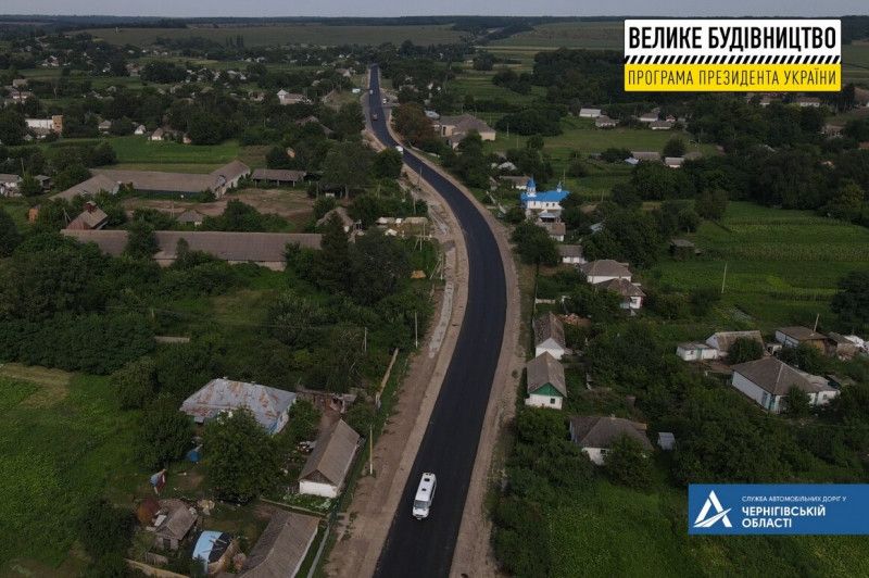 Велике будівництво: 10-кілометрова ділянка дороги Н-07 у селі Охіньки вже з новим покриттям