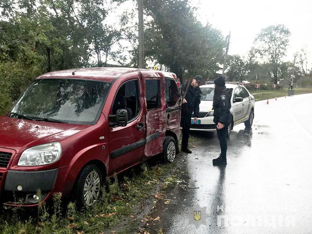 На Чернігівщині нетверезий водій вантажівки зіткнувся з легковиком та поїхав з місця ДТП. ФОТО