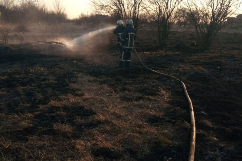 На Чернігівщині упродовж минулої доби вогнеборці ліквідували 3 пожежі