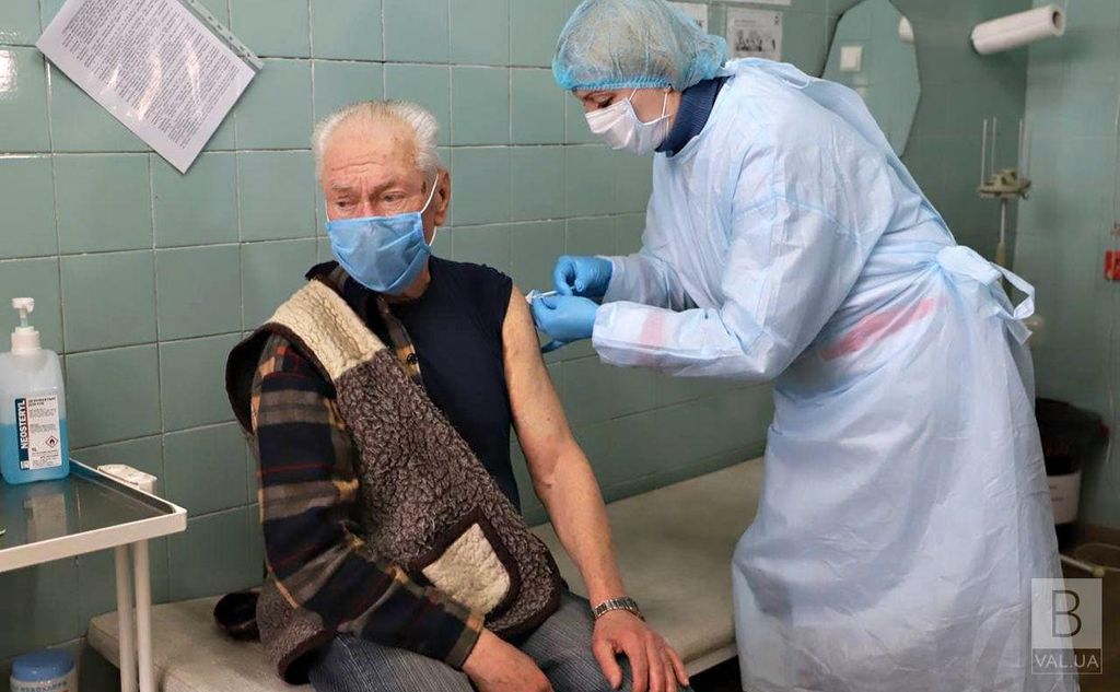 30,8 % жителів Чернігівщини повністю вакциновані проти COVID-19