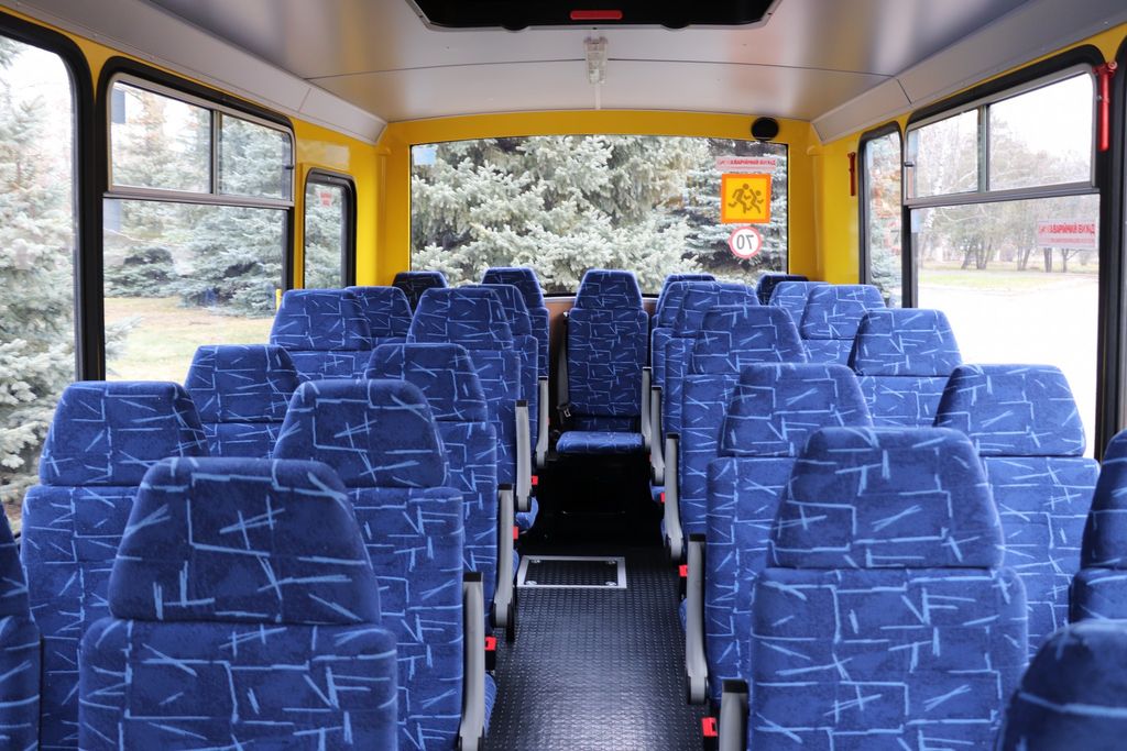 Дві громади на Чернігівщині отримали нові шкільні автобуси. ФОТО